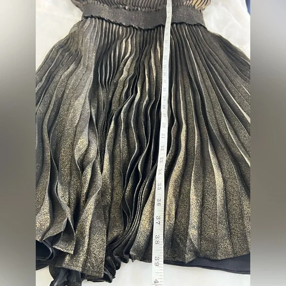 Nanette Lepore Dress Very Black Gold Solid Sleeveless Pleated Size 6 - Picture 10 of 12